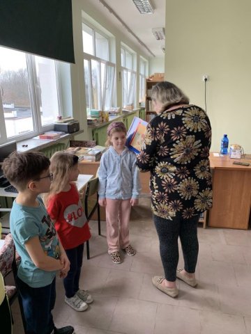 b_1024_768_0_00_images_2023_2024_KAWA_Pasowanie_czytelnik_430948024_866281765299773_9087833666794811949_n